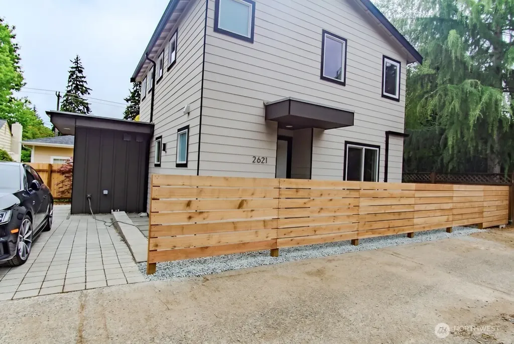 2621 35th Avenue W Seattle WA 98199