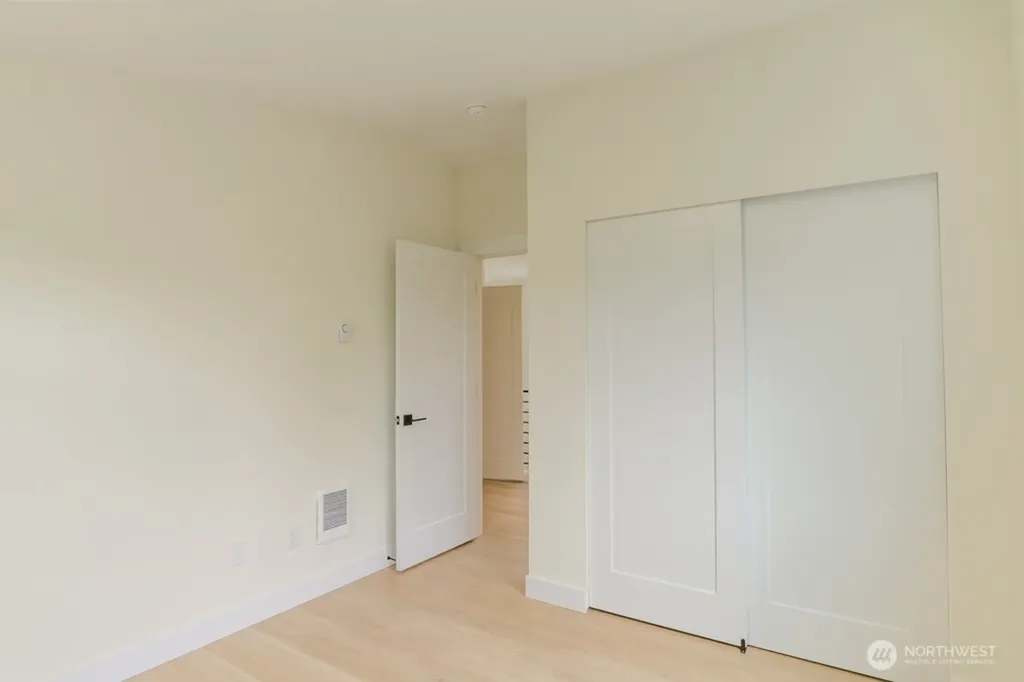 2621 35th Avenue W Seattle WA 98199