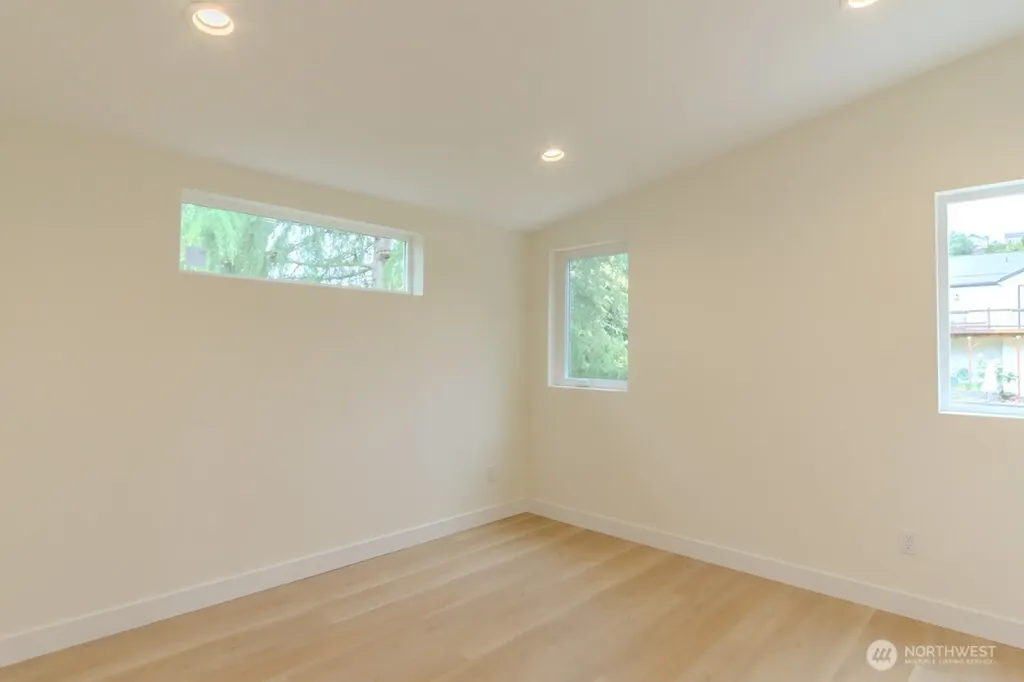 2621 35th Avenue W Seattle WA 98199