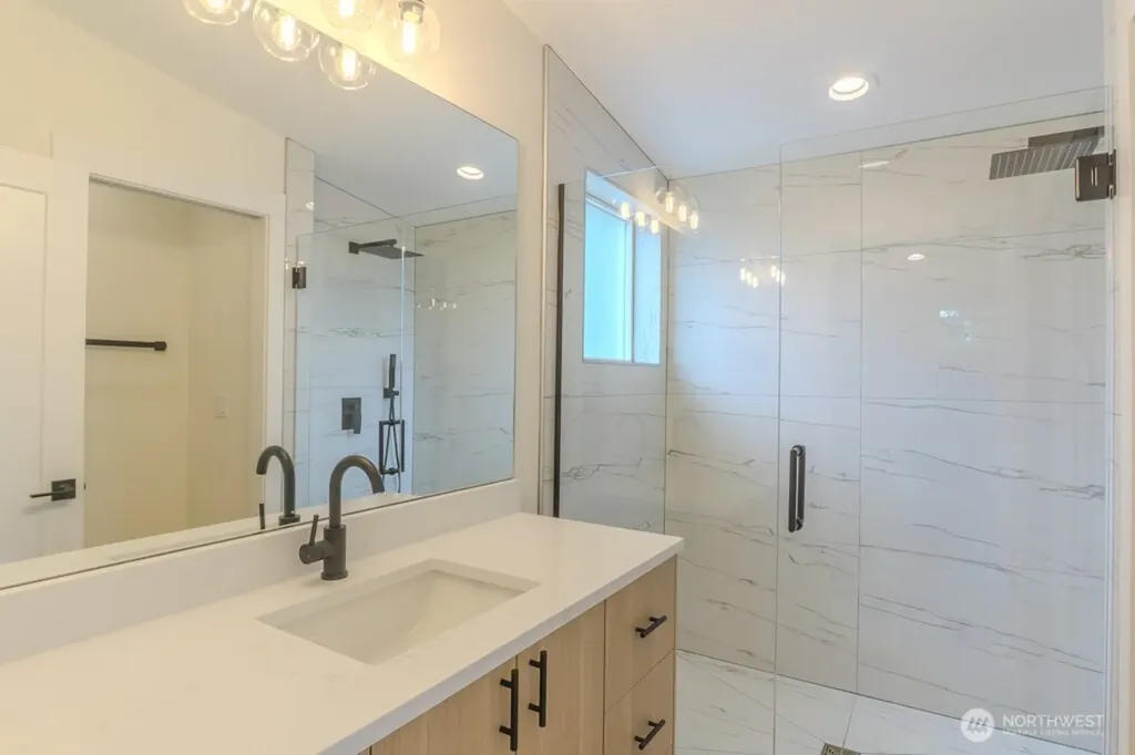 2621 35th Avenue W Seattle WA 98199