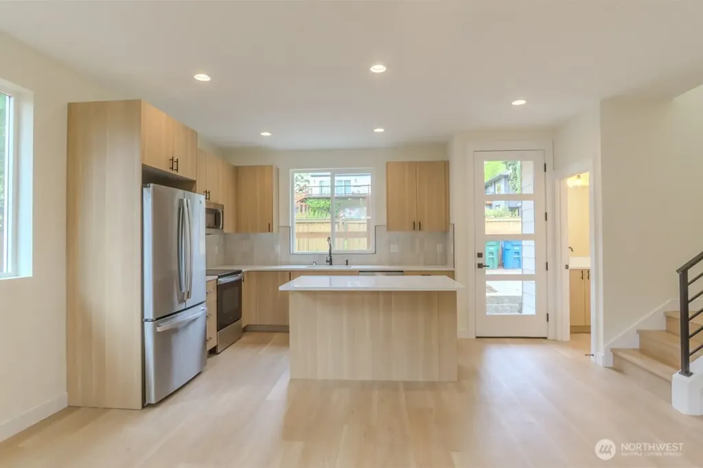 2621 35th Avenue W Seattle WA 98199