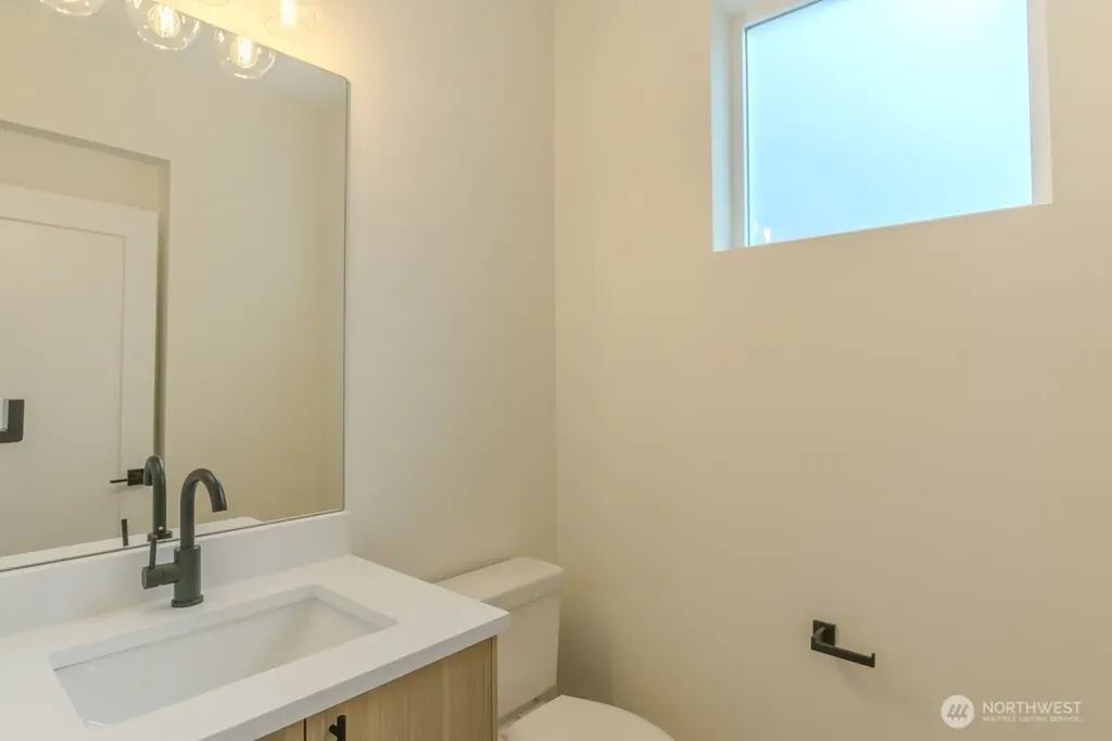 2621 35th Avenue W Seattle WA 98199