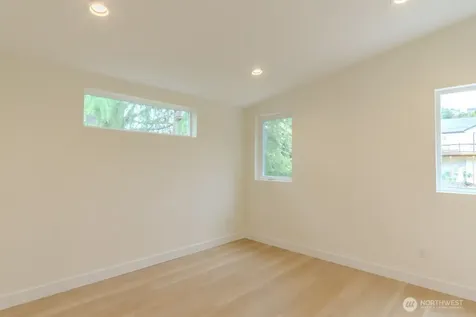 2621 35th Avenue W Seattle WA 98199