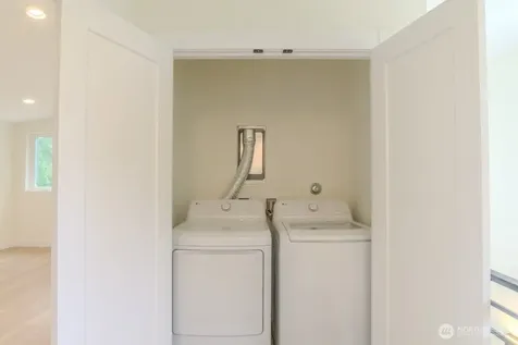 2621 35th Avenue W Seattle WA 98199
