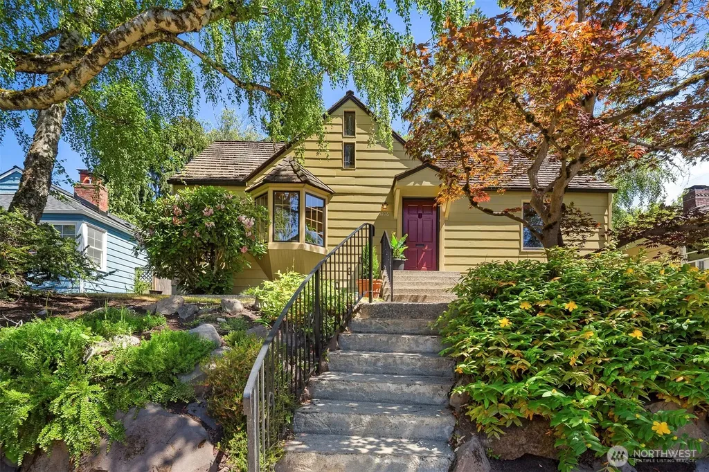 5106 47th Avenue NE Seattle WA 98105