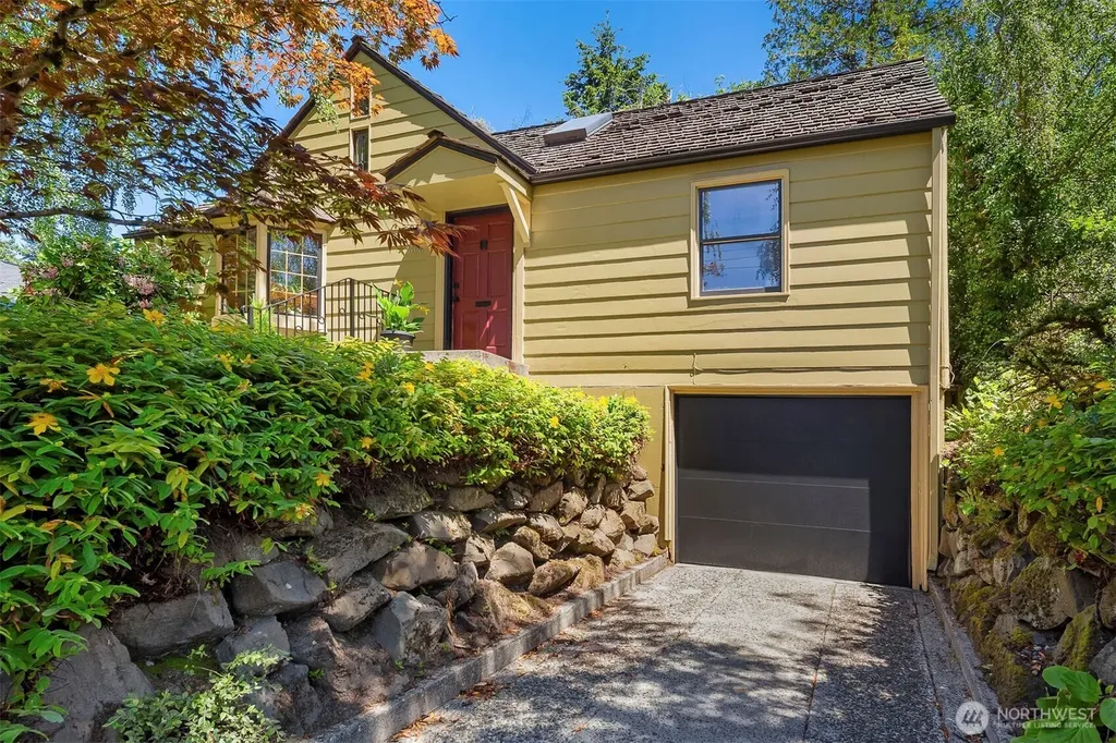 5106 47th Avenue NE Seattle WA 98105