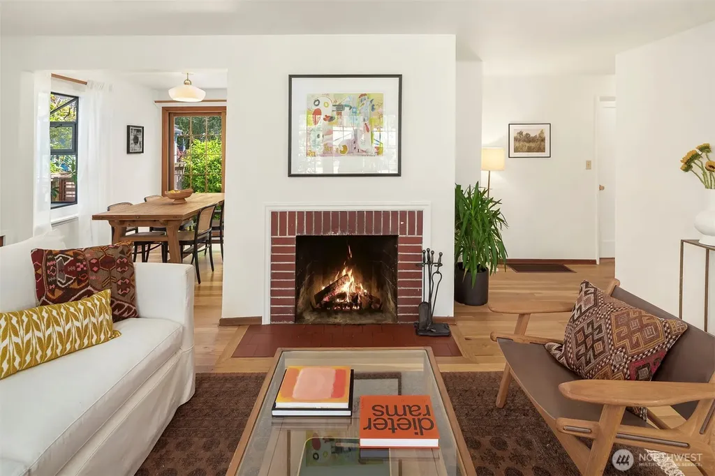 5106 47th Avenue NE Seattle WA 98105