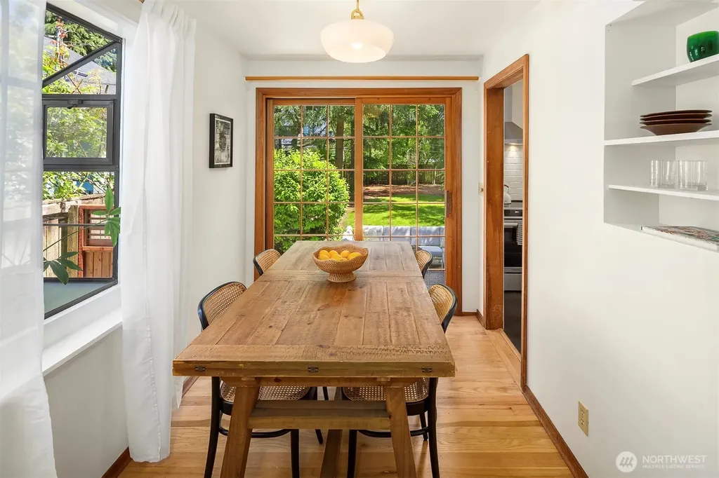 5106 47th Avenue NE Seattle WA 98105