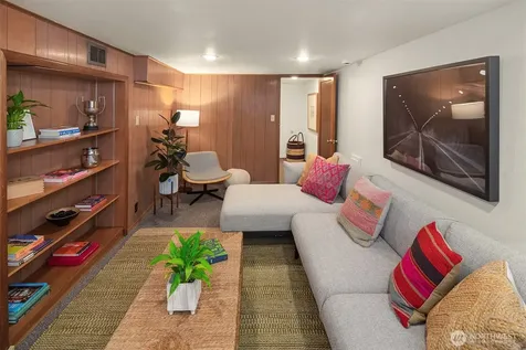 5106 47th Avenue NE Seattle WA 98105