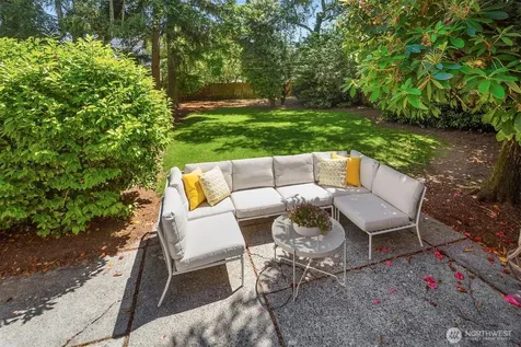 5106 47th Avenue NE Seattle WA 98105