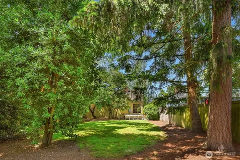 5106 47th Avenue NE Seattle WA 98105