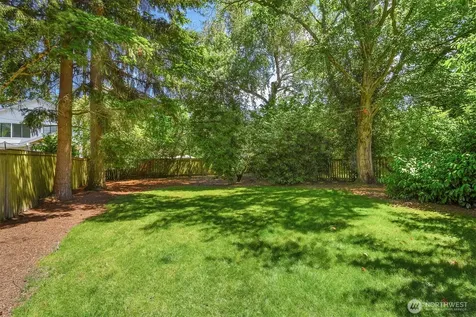 5106 47th Avenue NE Seattle WA 98105