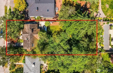 5106 47th Avenue NE Seattle WA 98105