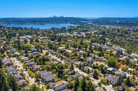 5106 47th Avenue NE Seattle WA 98105