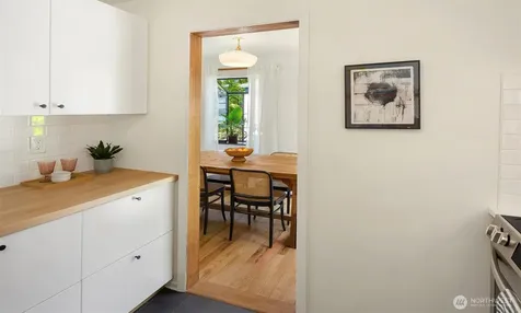 5106 47th Avenue NE Seattle WA 98105