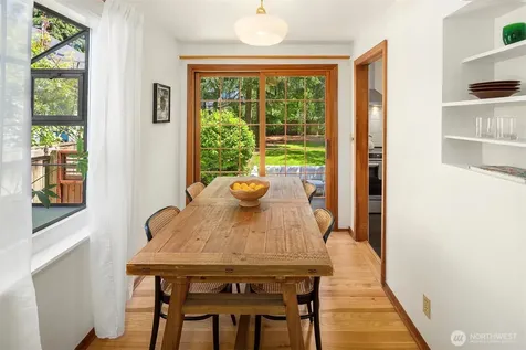 5106 47th Avenue NE Seattle WA 98105