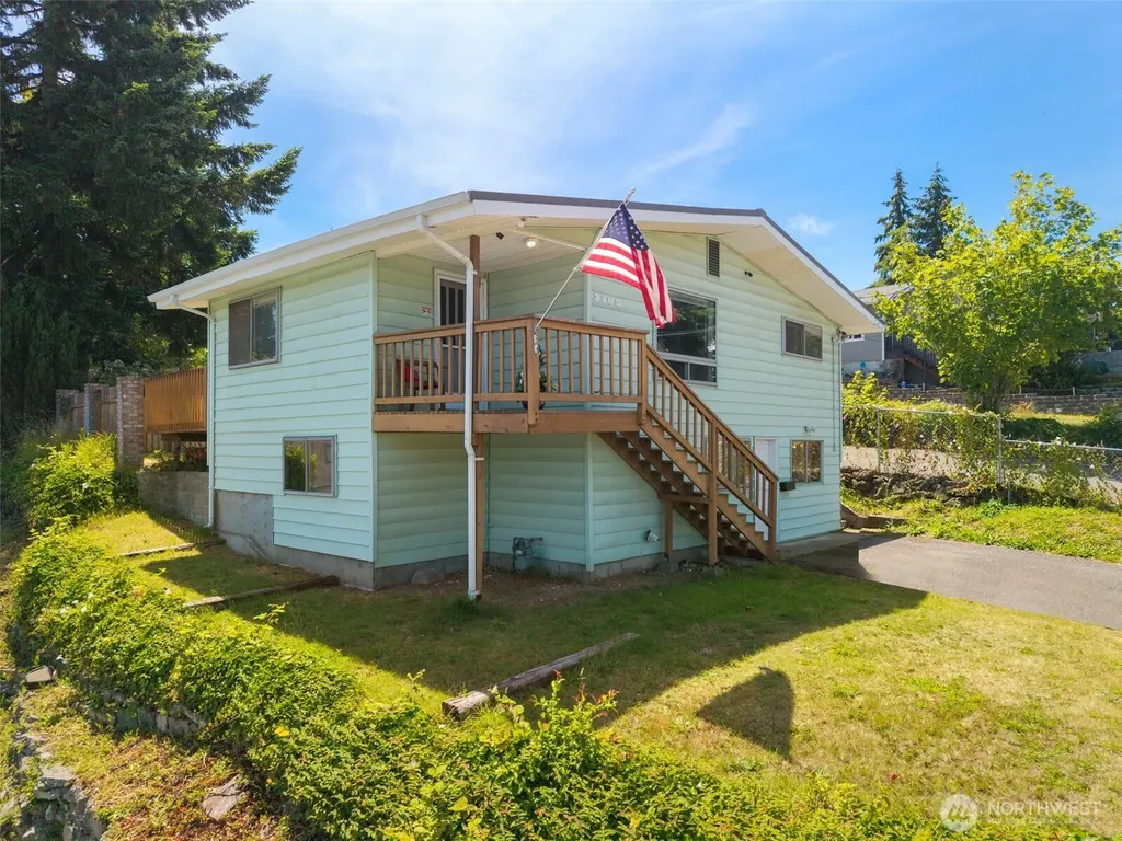 3105 13th Street Bremerton WA 98312