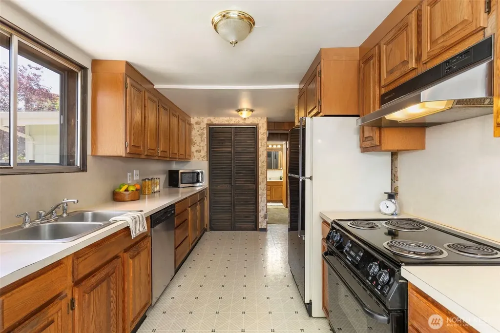 3105 13th Street Bremerton WA 98312