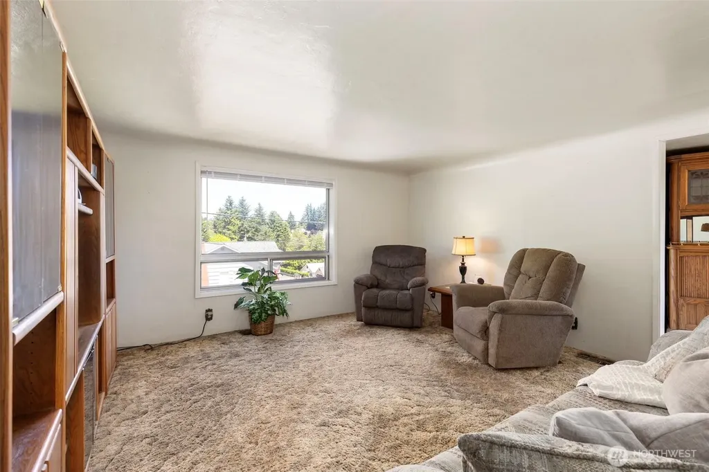 3105 13th Street Bremerton WA 98312