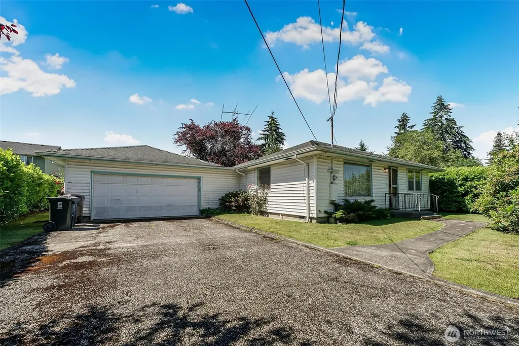 1722 E 65th Street Tacoma WA 98404