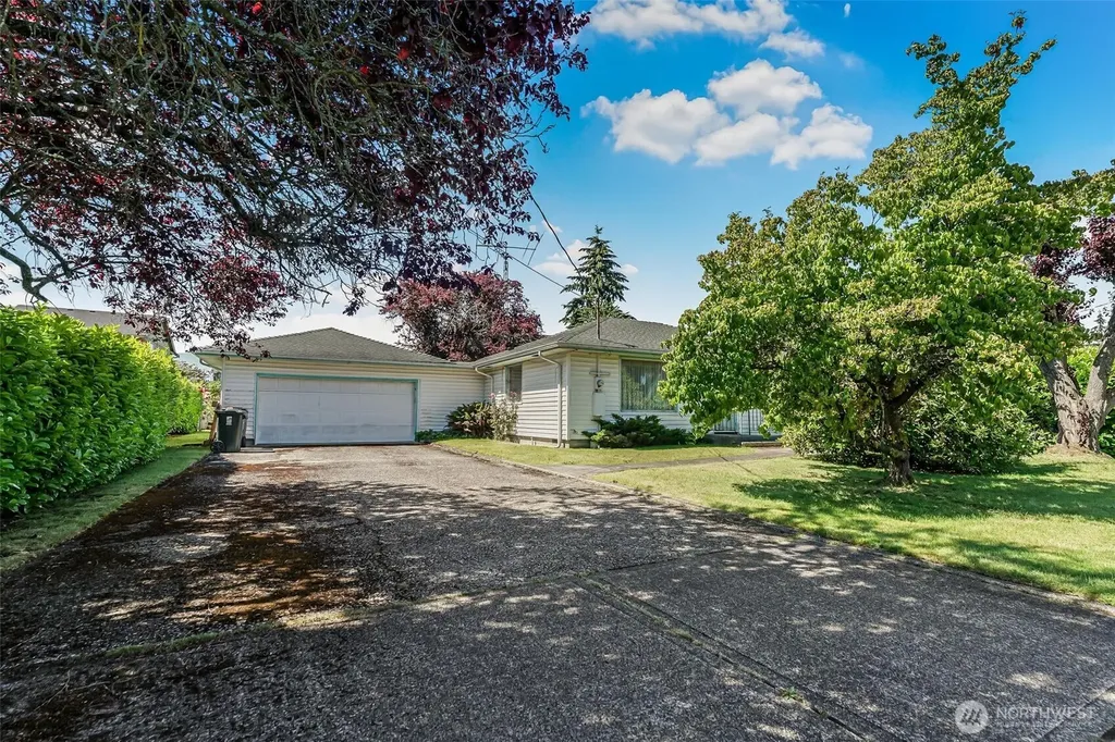 1722 E 65th Street Tacoma WA 98404