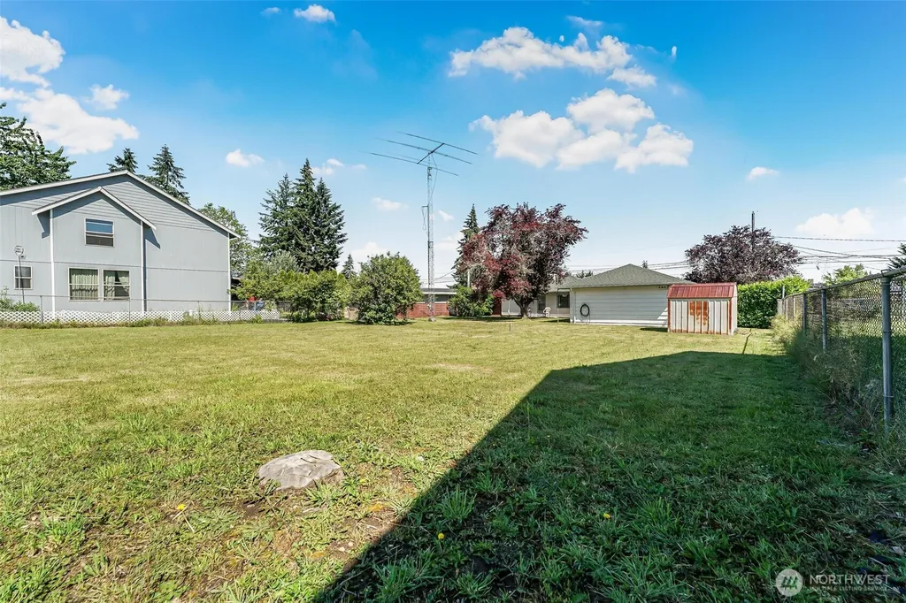 1722 E 65th Street Tacoma WA 98404