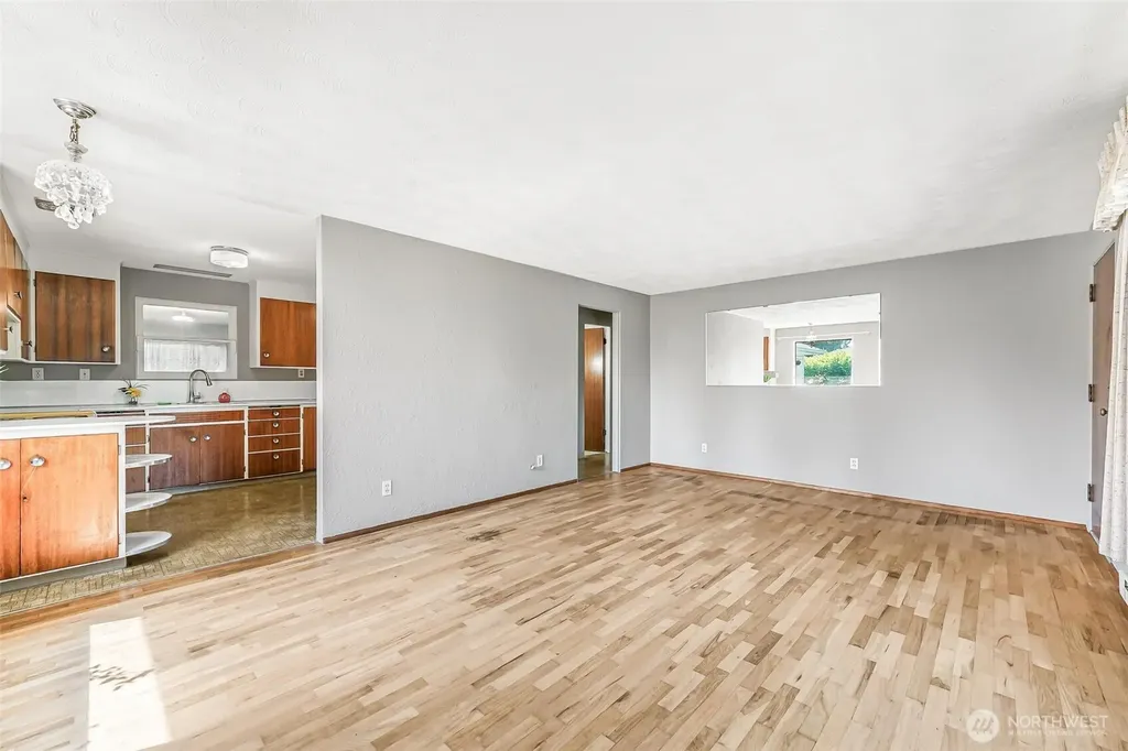 1722 E 65th Street Tacoma WA 98404