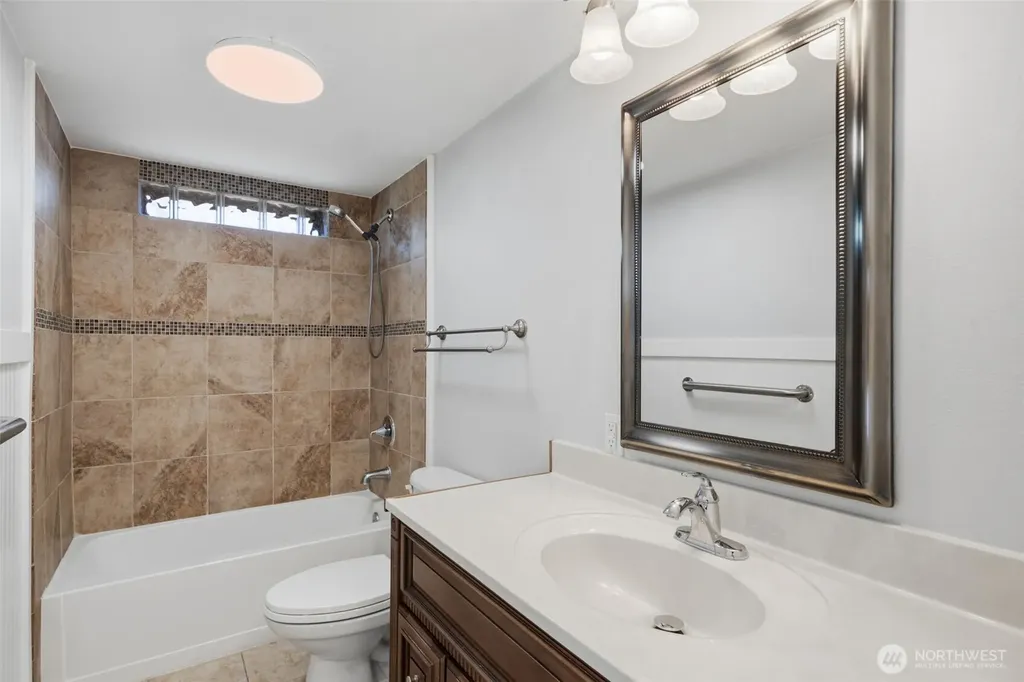 70 SE Crescent Drive Shelton WA 98584