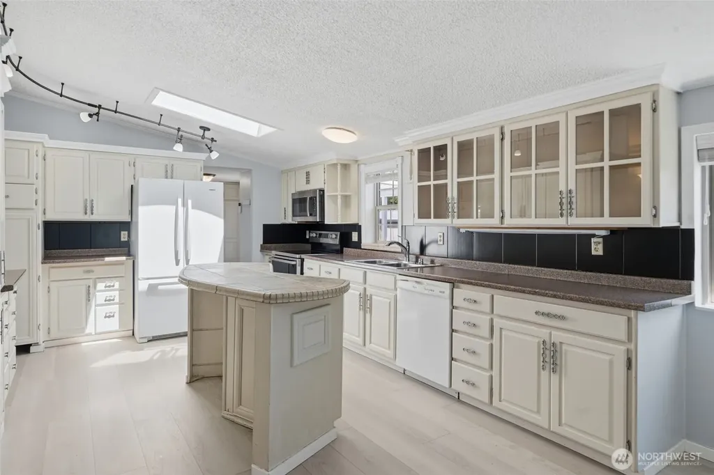70 SE Crescent Drive Shelton WA 98584