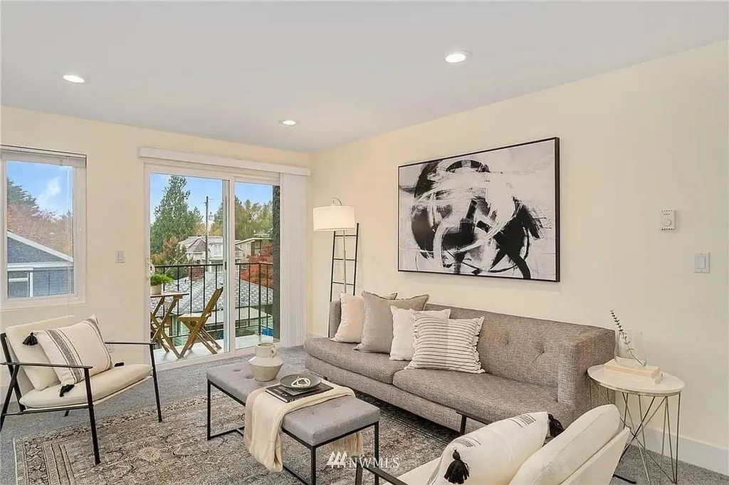 6501 24th Avenue NW Seattle WA 98117
