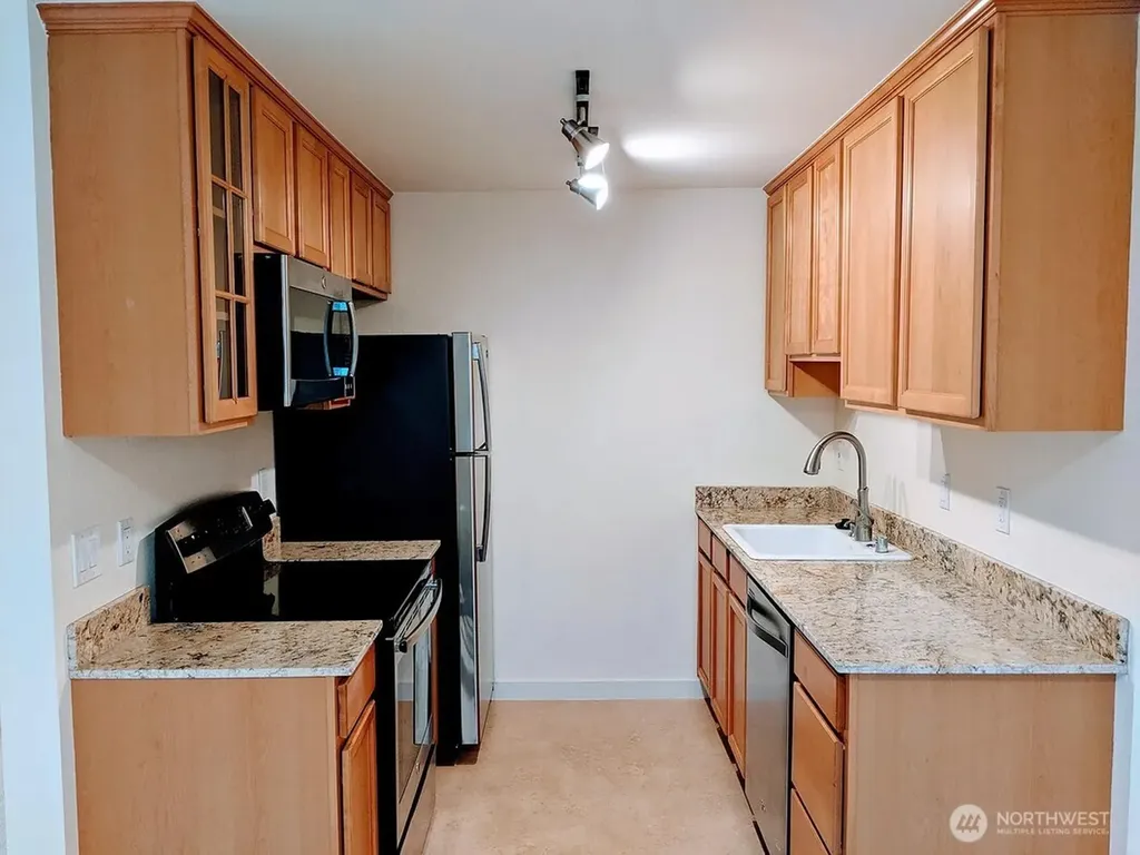 6501 24th Avenue NW Seattle WA 98117