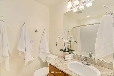 6501 24th Avenue NW Seattle WA 98117