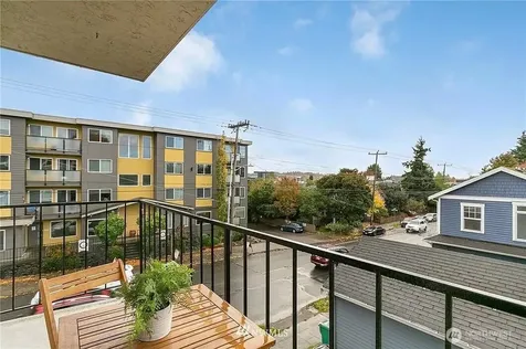 6501 24th Avenue NW Seattle WA 98117