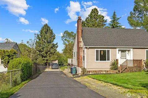 9334 E B Street Tacoma WA 98445