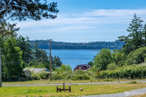 1731 Stephen Street Oak Harbor WA 98277