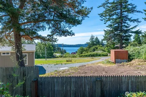 1731 Stephen Street Oak Harbor WA 98277