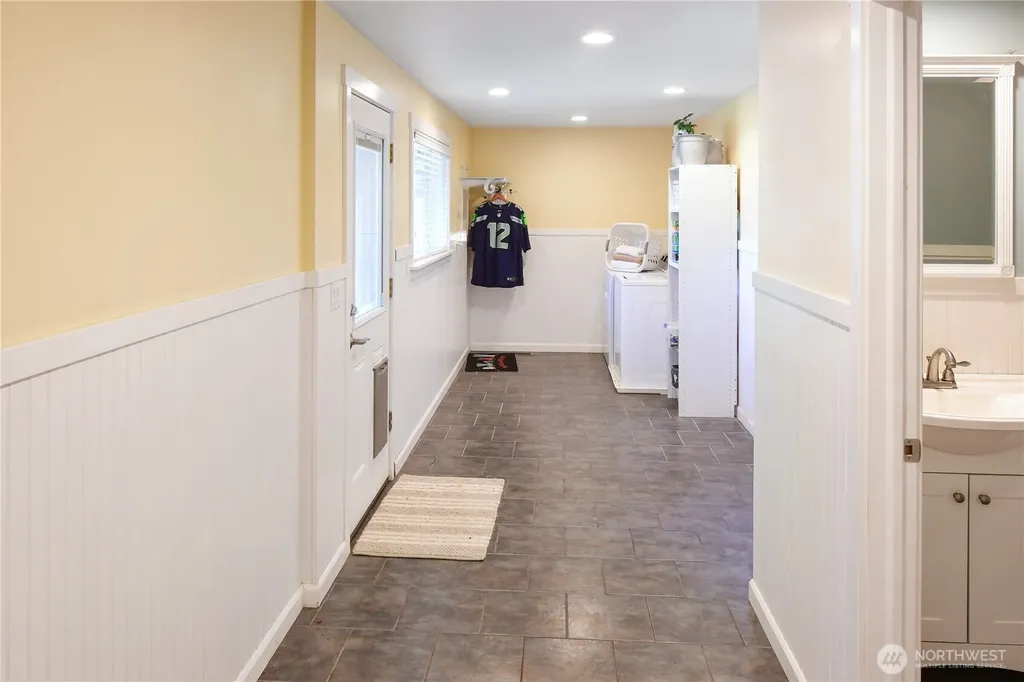 8435 NE 147th Place Kenmore WA 98028
