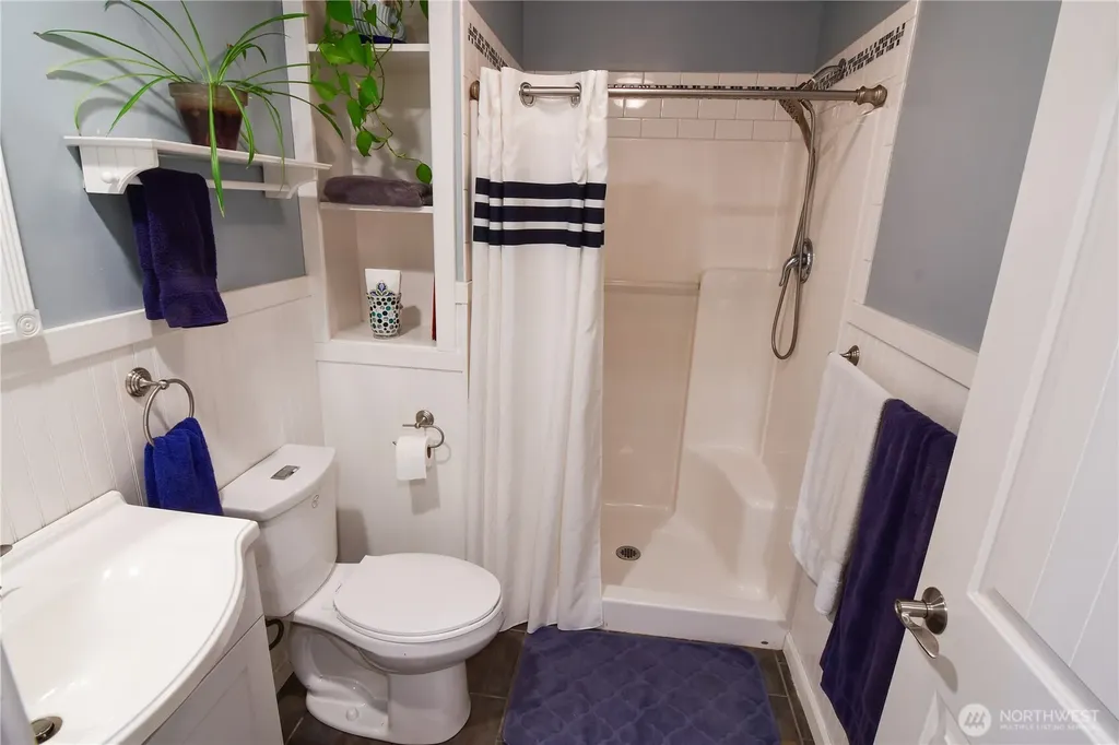 8435 NE 147th Place Kenmore WA 98028