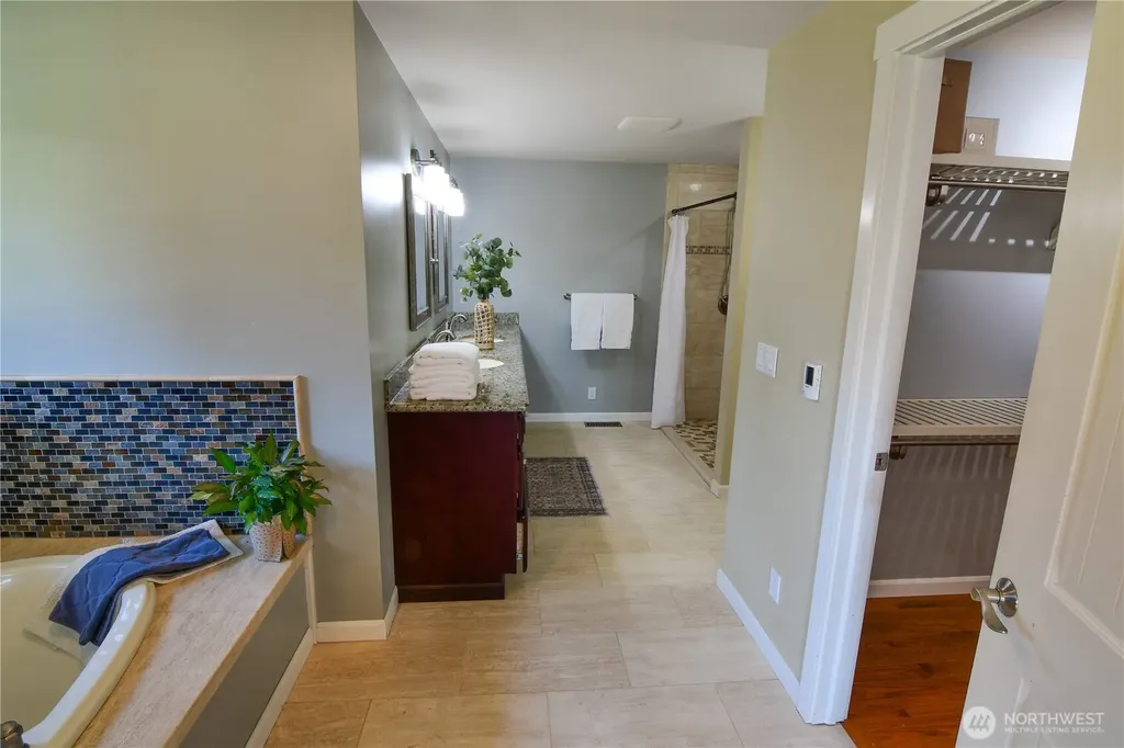 8435 NE 147th Place Kenmore WA 98028