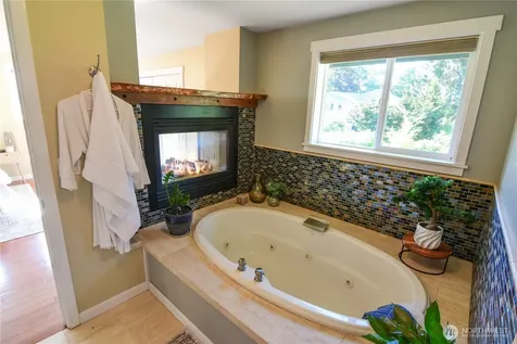 8435 NE 147th Place Kenmore WA 98028