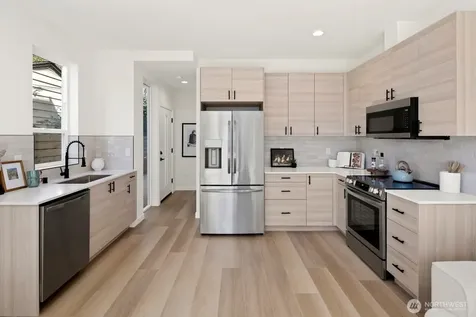 332 NE 90th Street Seattle WA 98115