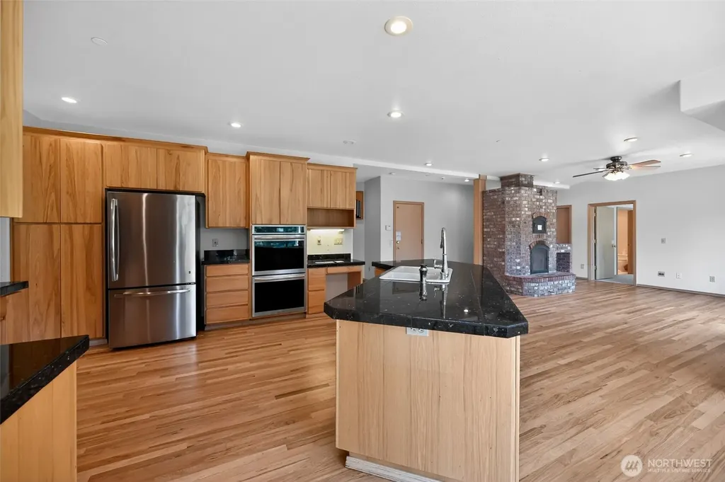 18432 W Lake Desire Drive SE Renton WA 98058