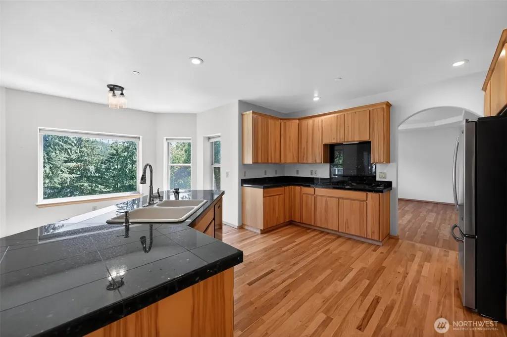 18432 W Lake Desire Drive SE Renton WA 98058