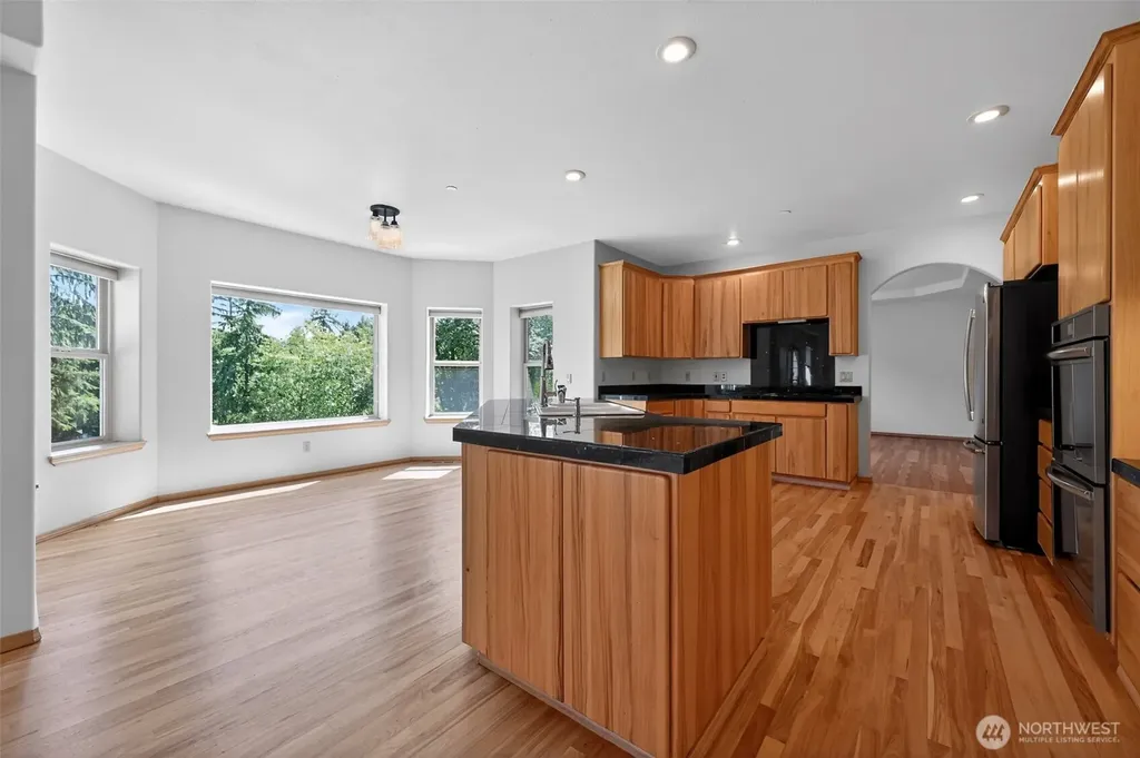 18432 W Lake Desire Drive SE Renton WA 98058
