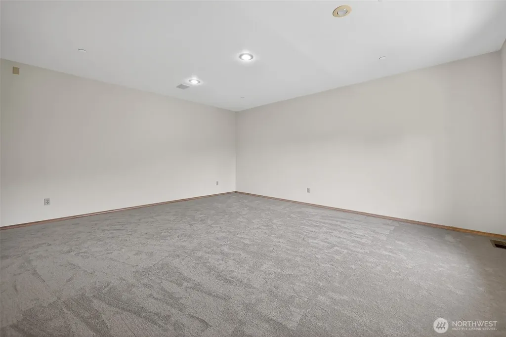 18432 W Lake Desire Drive SE Renton WA 98058