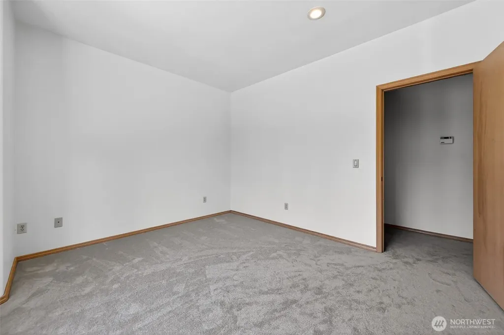 18432 W Lake Desire Drive SE Renton WA 98058