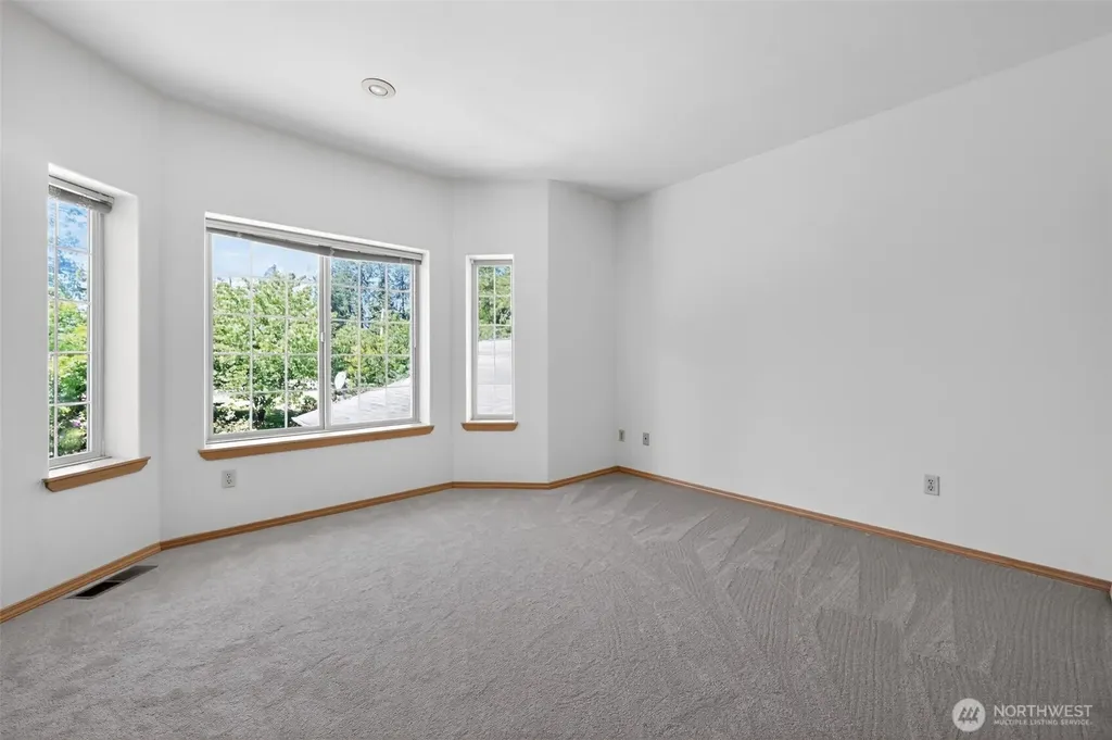 18432 W Lake Desire Drive SE Renton WA 98058