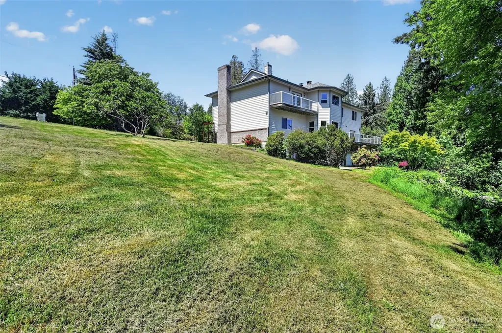 18432 W Lake Desire Drive SE Renton WA 98058