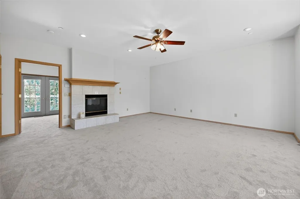 18432 W Lake Desire Drive SE Renton WA 98058