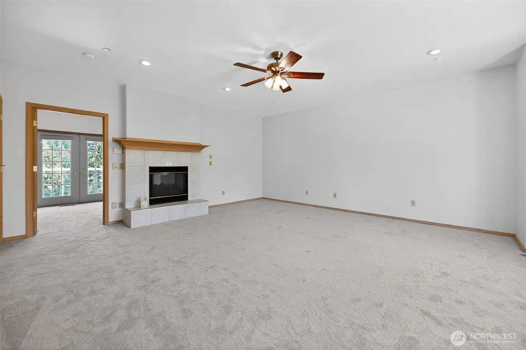 18432 W Lake Desire Drive SE Renton WA 98058